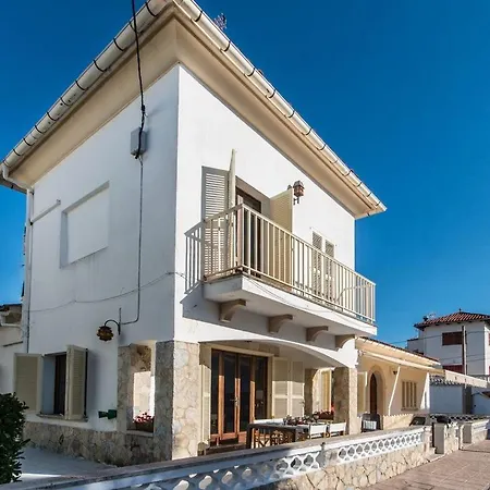 Hibiscus Villa *